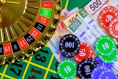 warungslot mobile app showing VIP Roulette table selection and live stream interface